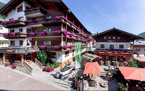 eva, VILLAGE