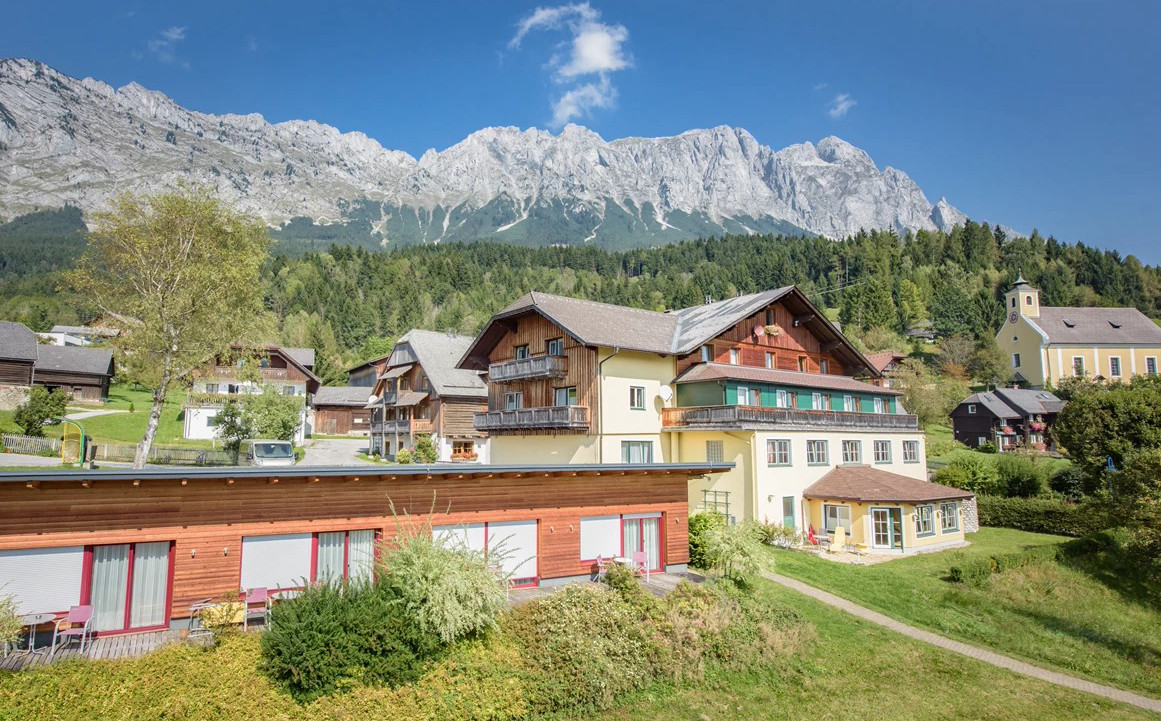 Wirtshaus & Dorfhotel MAYER